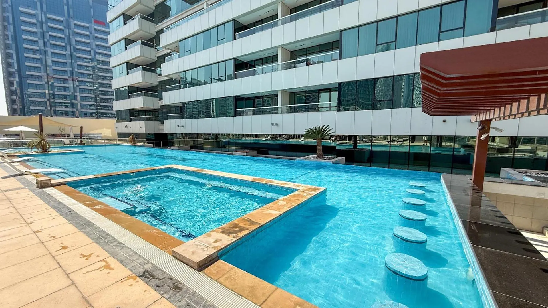Central Apartment In Dubai Heart