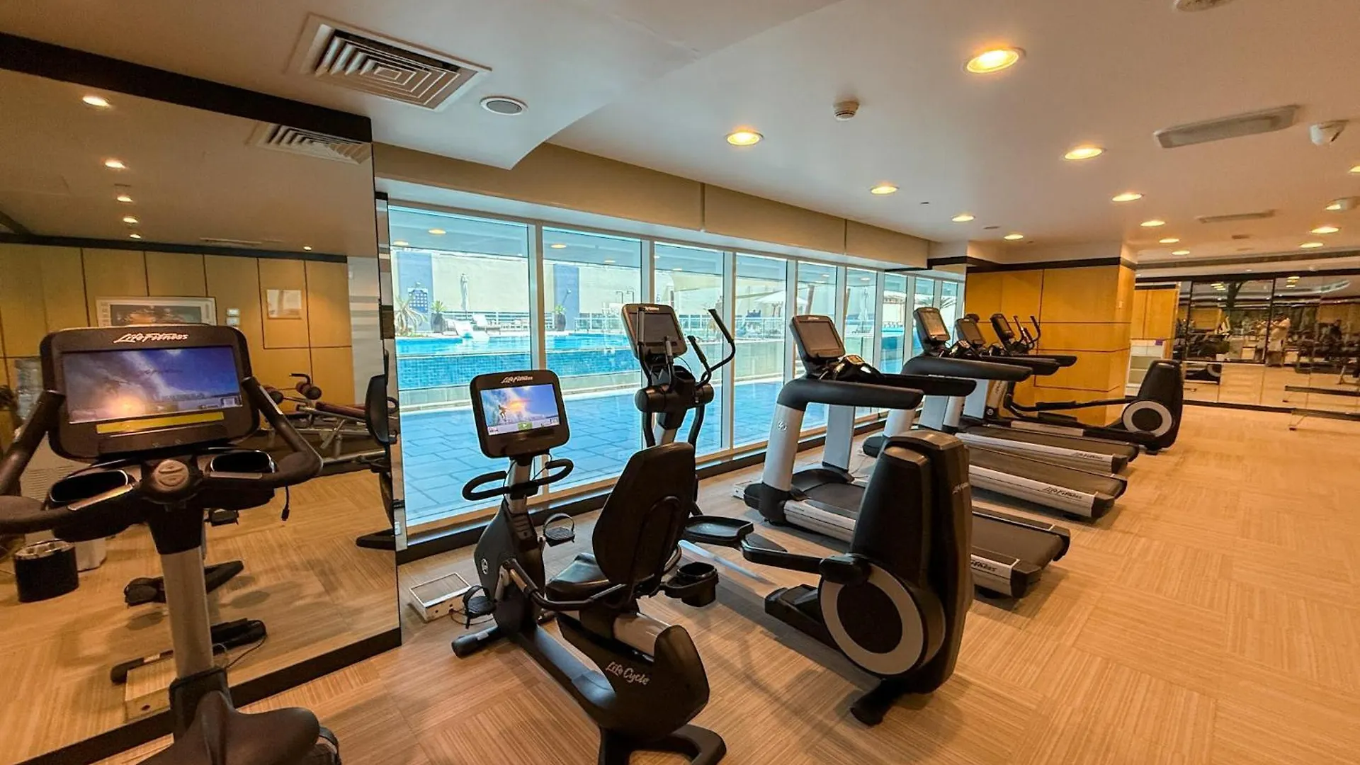Central Apartment In Dubai Heart